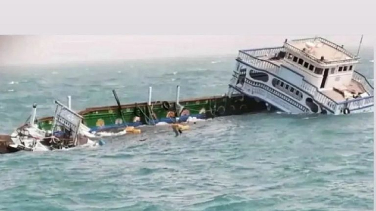 نجات ۶ خدمه شناور باری در خلیج فارس