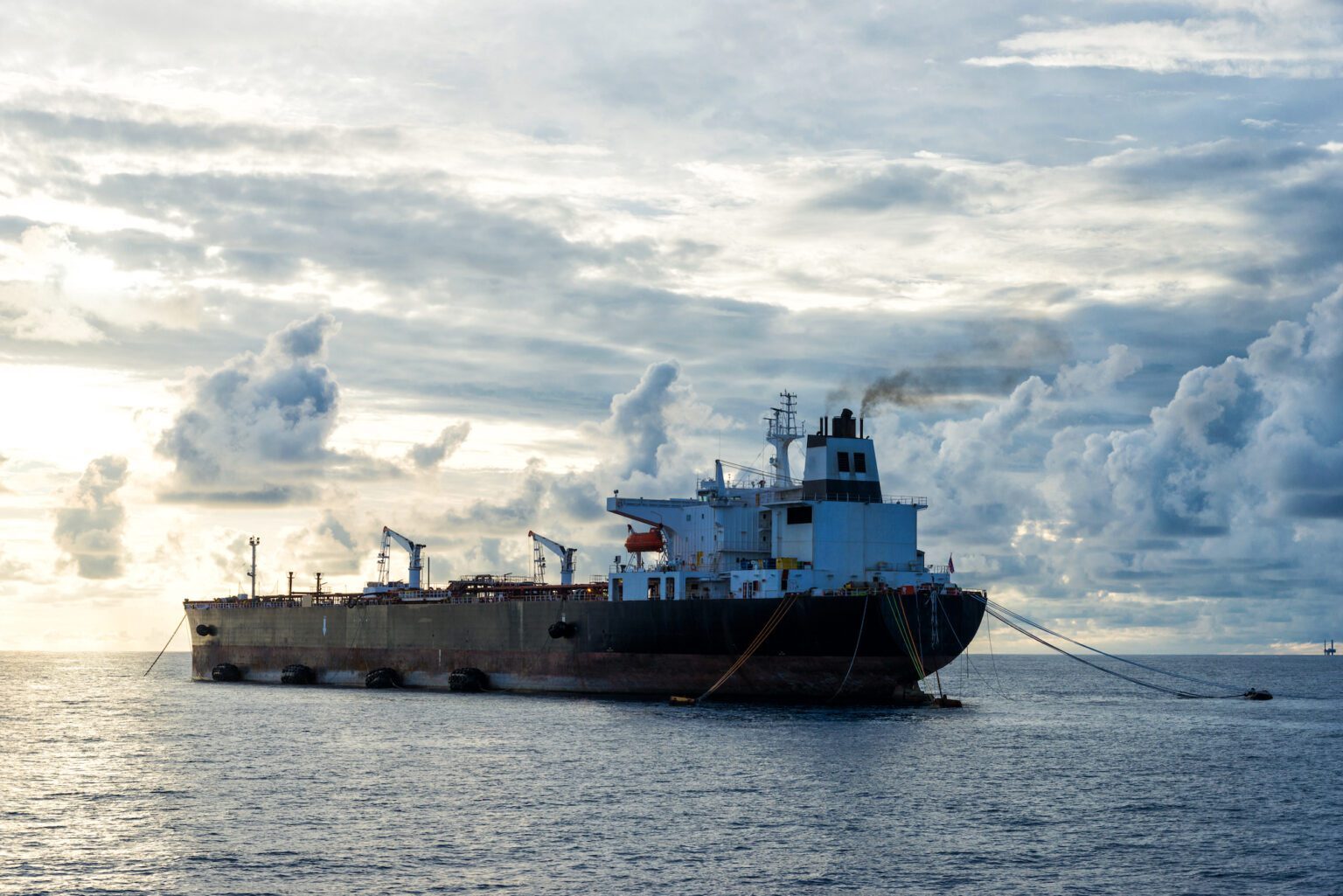 نفتکش‌های حامل نفت روسیه از دریای سرخ عبور می‌کنند