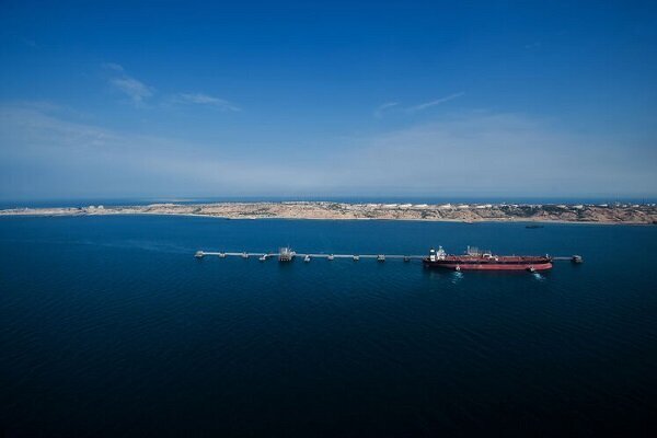 بوق نفتکش‌ها و کشتی‌ها در جزیره خارگ به صدا درآمد