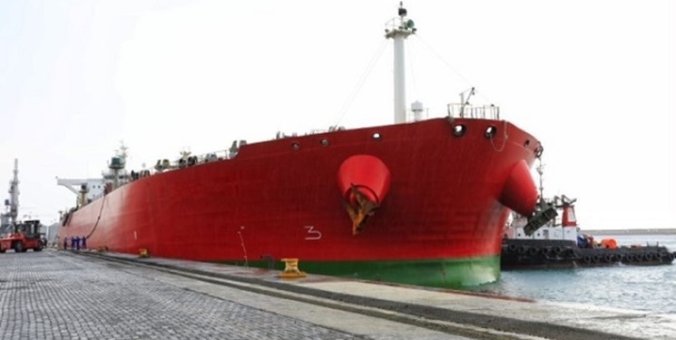 پهلوگیری اولین کشتی پهن پیکر با ظرفیت ۱۲۰ هزار تُن در بندر شهید بهشتی چابهار