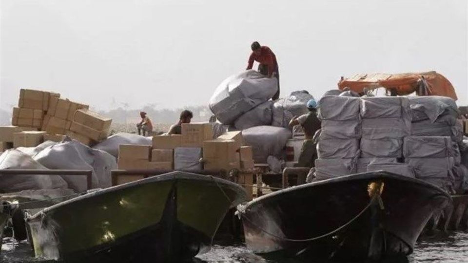 توقیف شناور حامل ۶۰ میلیارد ریال کالای قاچاق در  بندر نخل‌ تقی عسلویه