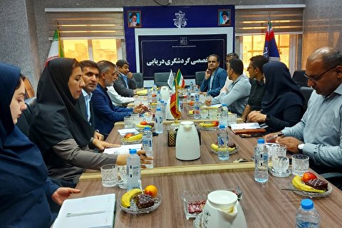 اولین میز تخصصی گردشگری دریایی در بندرعباس برگزار شد