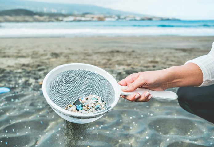 تهدید محیط زیست دریا با ورود میلیاردها گلوله‌ پلاستیکی