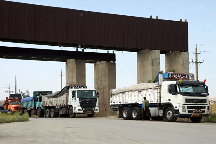 صادرات کالا به عراق از منطقه آزاد اروند شبانه‌روزی می‌شود
