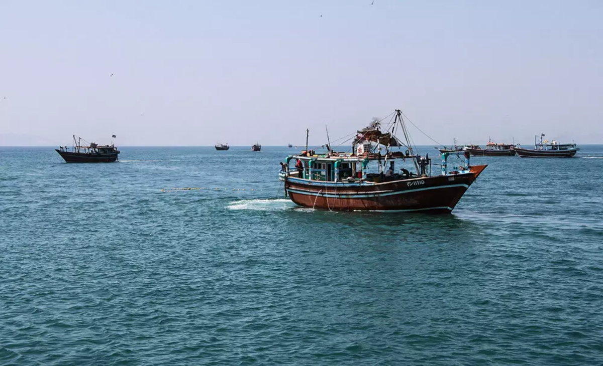 توقیف ۲ فروند شناور صیادی خارجی در خلیج فارس
