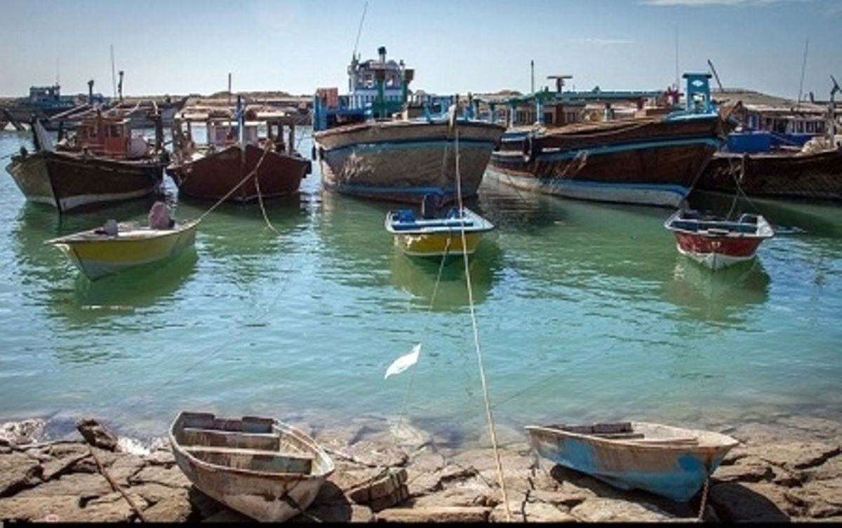 عرضه سوخت به شناور‌های صیادی و باری در خوزستان به حالت عادی بازگشت