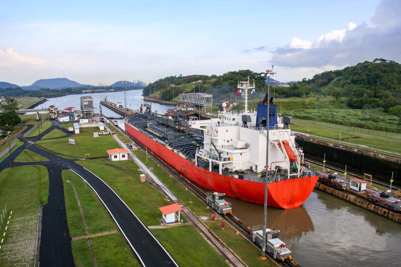 کانال پاناما برای ترانزیت کشتی‌های خارج از نوبت مزایده برگزار می‌کند