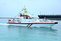 نجات ۲ سرنشین قایق صیادی در آب‌های محدوده جزیره خارگ