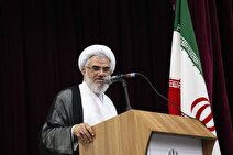 نگران تمرکز آبشیرین‌کن‌ها و صنایع در سواحل هرمزگان هستیم