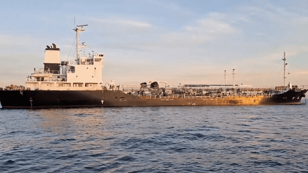 سپاه یک نفتکش حامل ۴ میلیون لیتر سوخت قاچاق را توقیف کرد