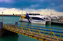 همزمان با آغاز دهه فجر؛ بوق شناور‌ها در بنادر هرمزگان به صدا درآمد