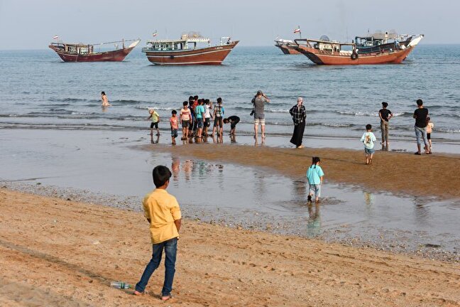 امنیت سواحل و جزایر هرمزگان پایدار است/ فعالیت بنادر تجاری مطلوب است