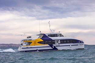 اختلال در تردد‌های دریایی در مسیر بندر چارک و کیش از ظهر امروز