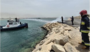 مانور عملیاتی مقابله با حریق در بازوی اصلی بندر کنگان برگزار شد
