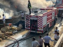 آتش‌سوزی ۴ فروند لنج در حوضچه بندر سیریک