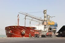 پهلوگیری پنجمین کشتی حامل گندم در بندر امام خمینی