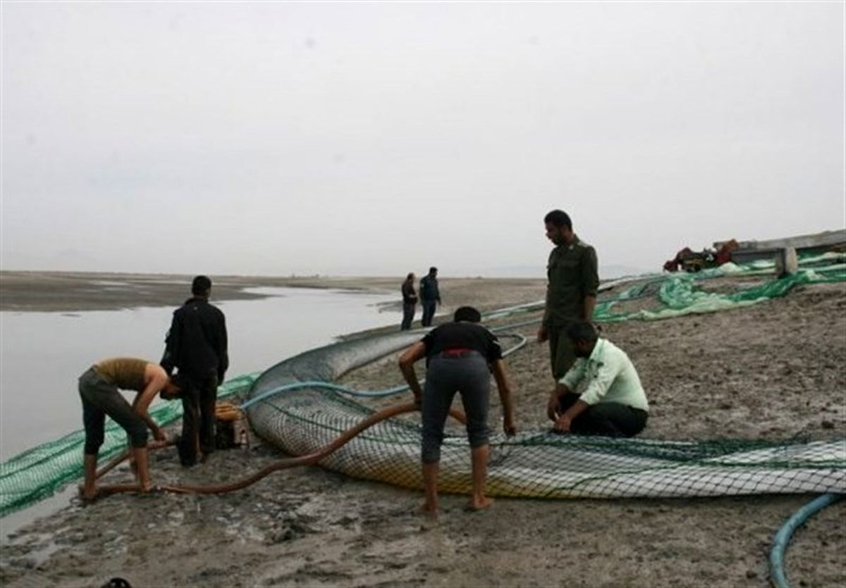 کشف ۱۵۰ متر لوله‌‎ انتقال سوخت در بندر کرگان/ جلوگیری از خروج ۱۳ میلیون لیتر سوخت قاچاق