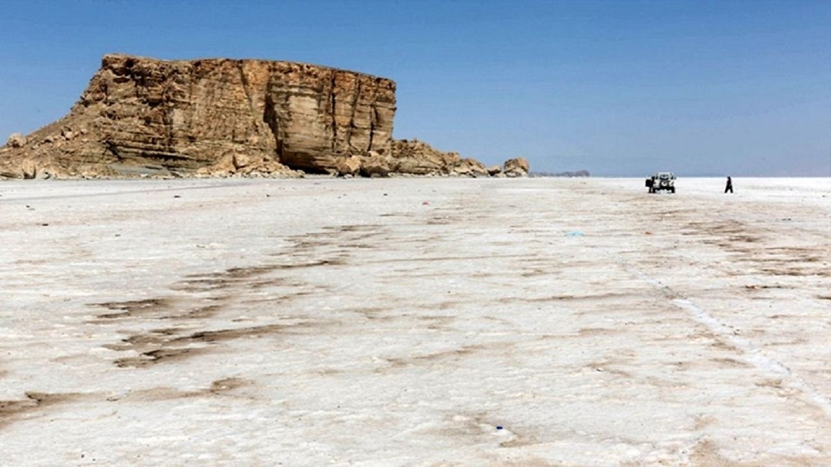 کاهش ۲۵ درصدی آب دریاچه ارومیه نسبت به سال گذشته/ احتمال خشک شدن کامل دریاچه ارومیه