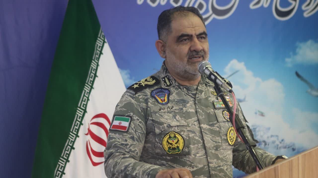 امیردریادار ایرانی وضعیت خطوط کشتیرانی در تنگه هرمز و خلیج فارس ارزیابی کرد