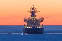 رقابت ژئوپلیتیکی ۷ کشور ناتو با چین و روسیه برای حضور در قطب شمال