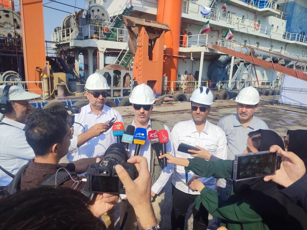 انجام تعمیرات اساسی ۳ شناور لایروب در پرشیا هرمز