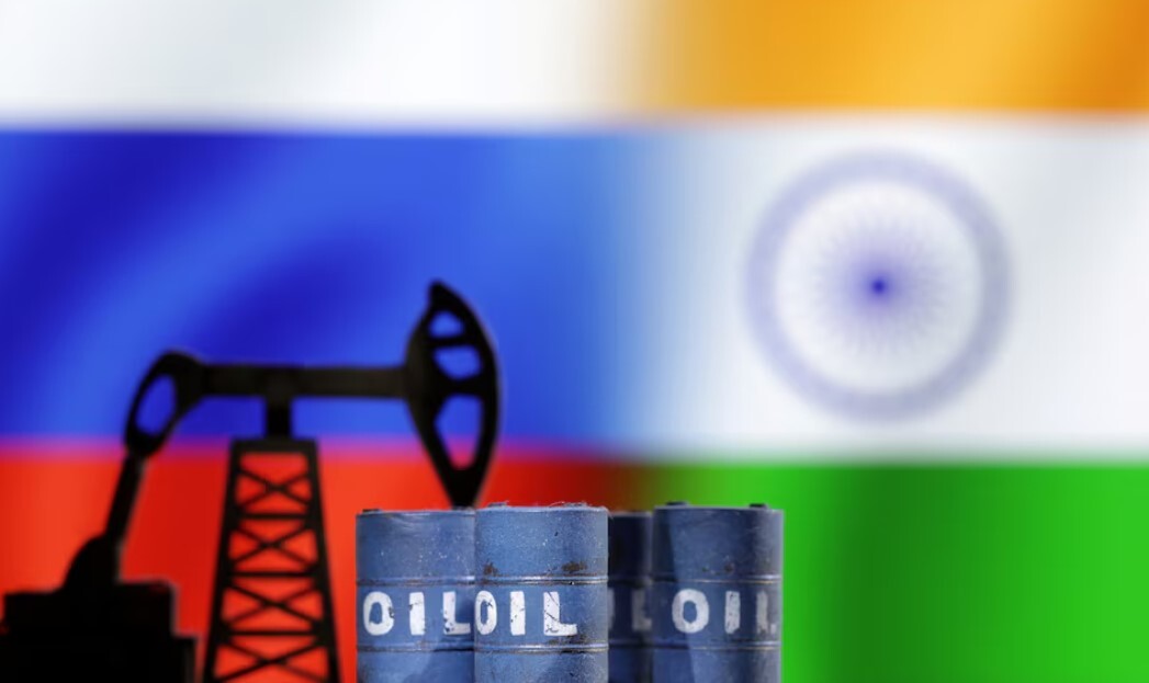 تخلیه نفتای روسی توسط یک کشتی تحریم‌شده در بندر آدانی هند