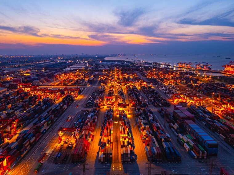 بندر شانگهای از مرز جابه‌جایی ۴۱ میلیون TEU کانتینر عبور کرد