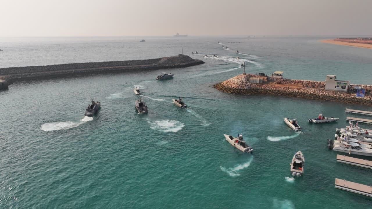 تدوین سند جامع گردشگری دریایی هرمزگان/ پرواز مستقیم تهران ـ بوموسی