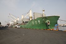 افزایش تمایل بندر شهید باهنر به پهلودهی کشتیها/ بارگیری همزمان ۴ کشتی در بندر شهید باهنر افزایش تمایل بندر شهید باهنر به پهلودهی کشتیها/ بارگیری همزمان ۴ کشتی در بندر شهید باهنر