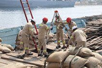 اجرای مانور امداد و نجات در بندر شهید باهنر اجرای مانور امداد و نجات در بندر شهید باهنر