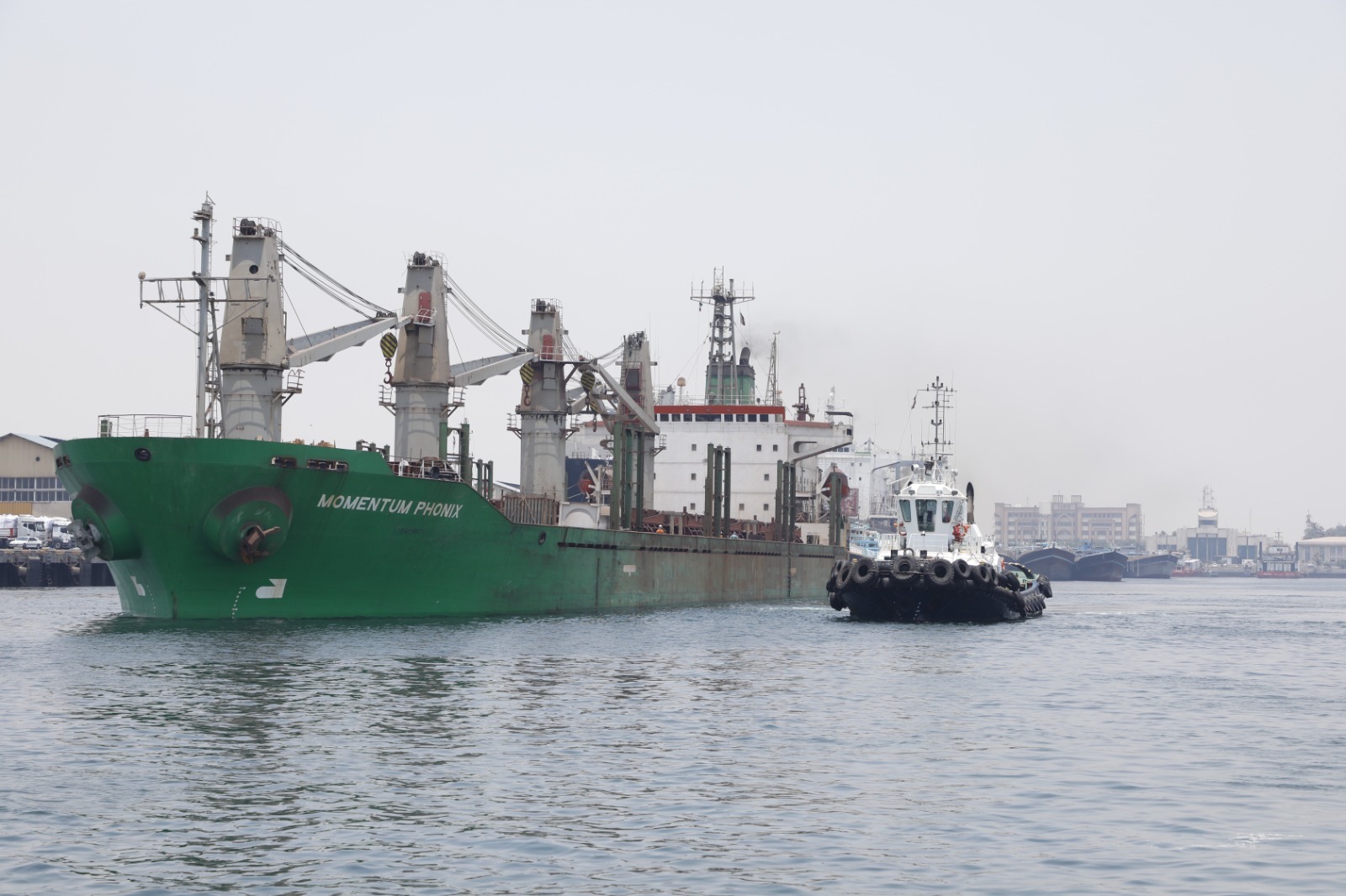 بازگشت بنادر شهید باهنر و شرق هرمزگان به روال عادی پس از بارندگیهای بیسابقه بازگشت بنادر شهید باهنر و شرق هرمزگان به روال عادی پس از بارندگیهای بیسابقه