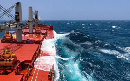 کاهش شتاب اقتصاد چین و تلاطم در بازار‌های حمل‌ونقل دریایی در آستانه ۲۰۲۶